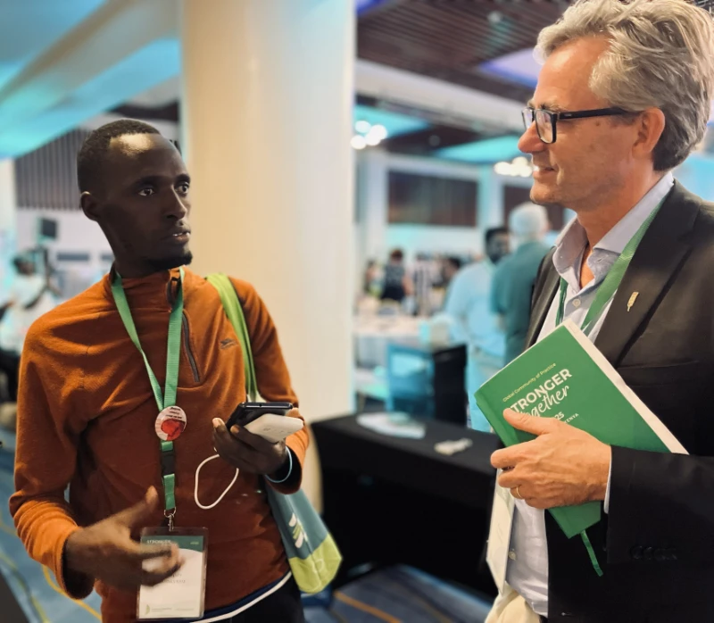Rasmus Nøjgaard i udveksling og inspirerende møder med øvrige deltagere på konferencen