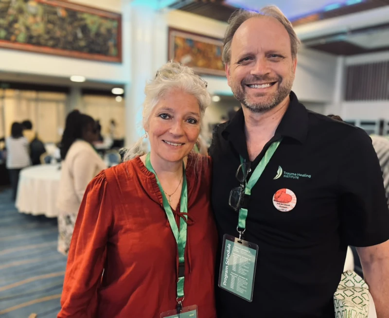 Synne Garff i udveksling og inspirerende møder med øvrige deltagere på konferencen